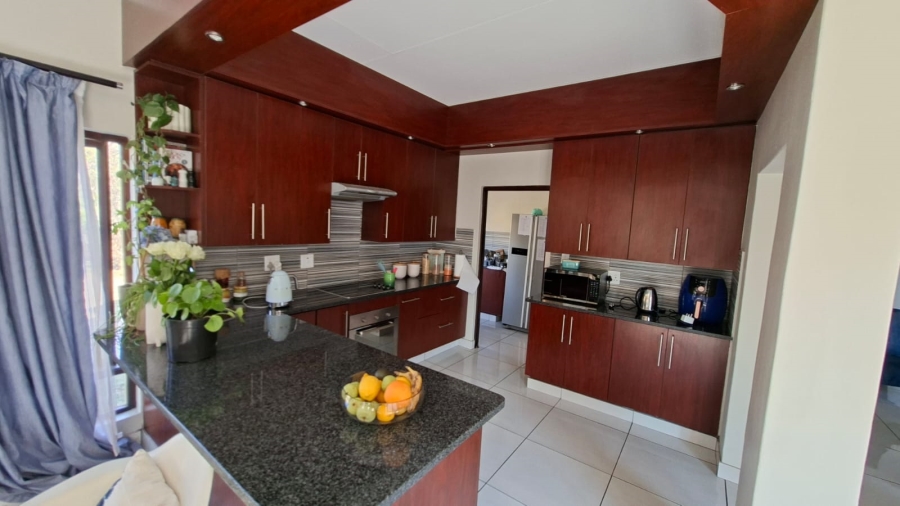 4 Bedroom Property for Sale in Buffelspoort Eco Estate North West
